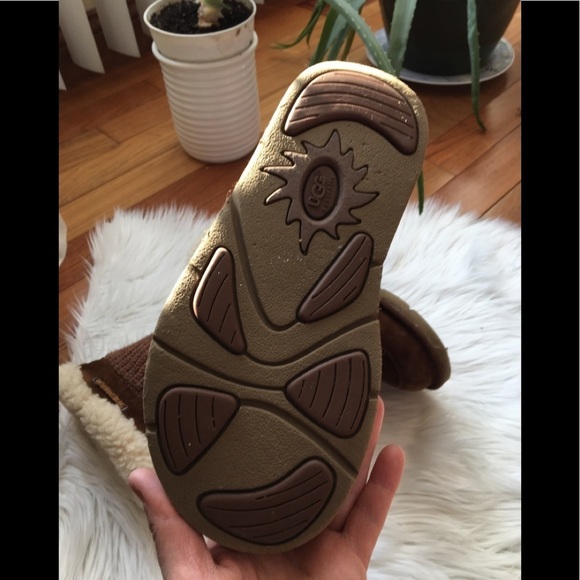 UGG Surburb Crochet Knit Boots -Chocolate 6 - Picture 7 of 9